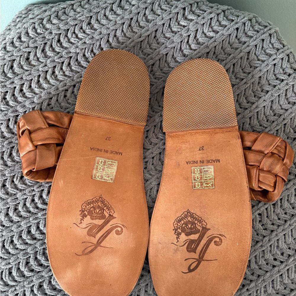 Women's Tan Sandals - Picture 3 of 3